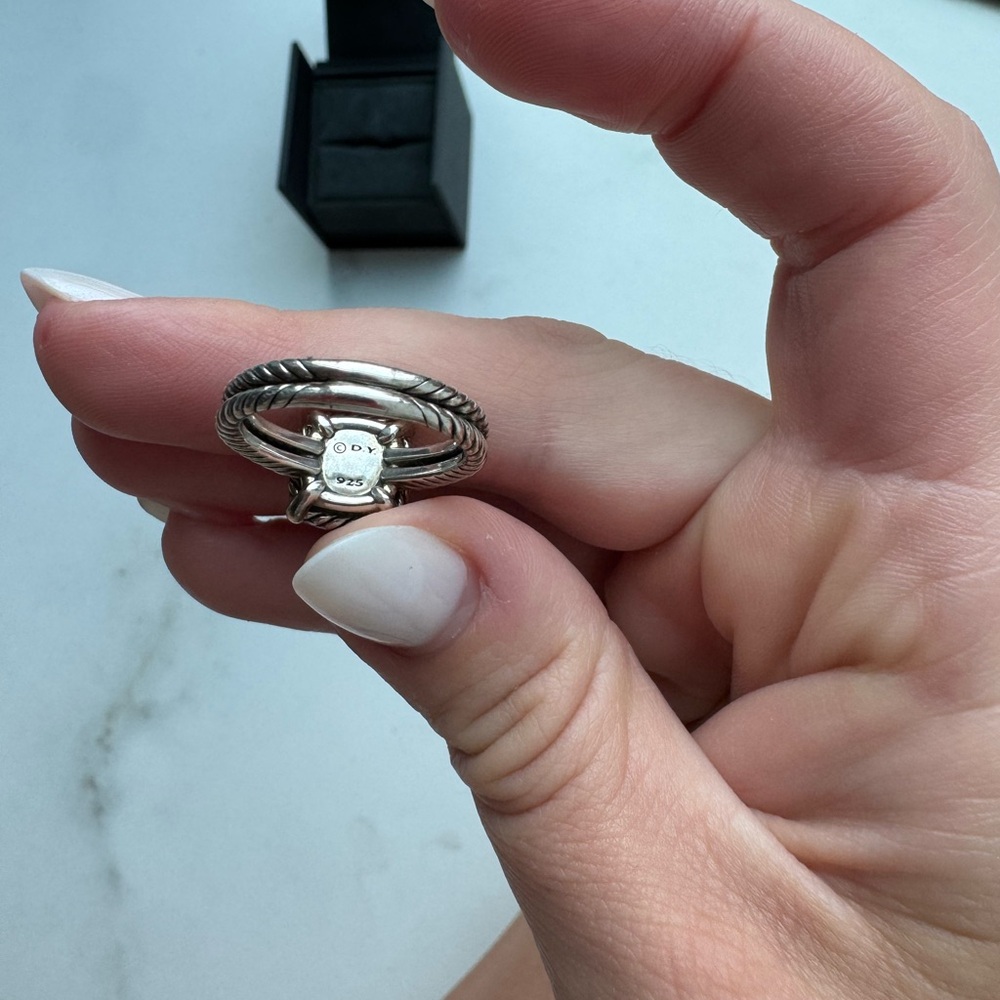 Elegant Silver Ring with Black Stone - Picture 7 of 9